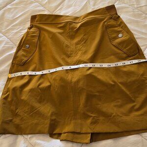 Athleta Vienna Cargo Skort Skirt Brass Yellow Built in Shorts Size 6